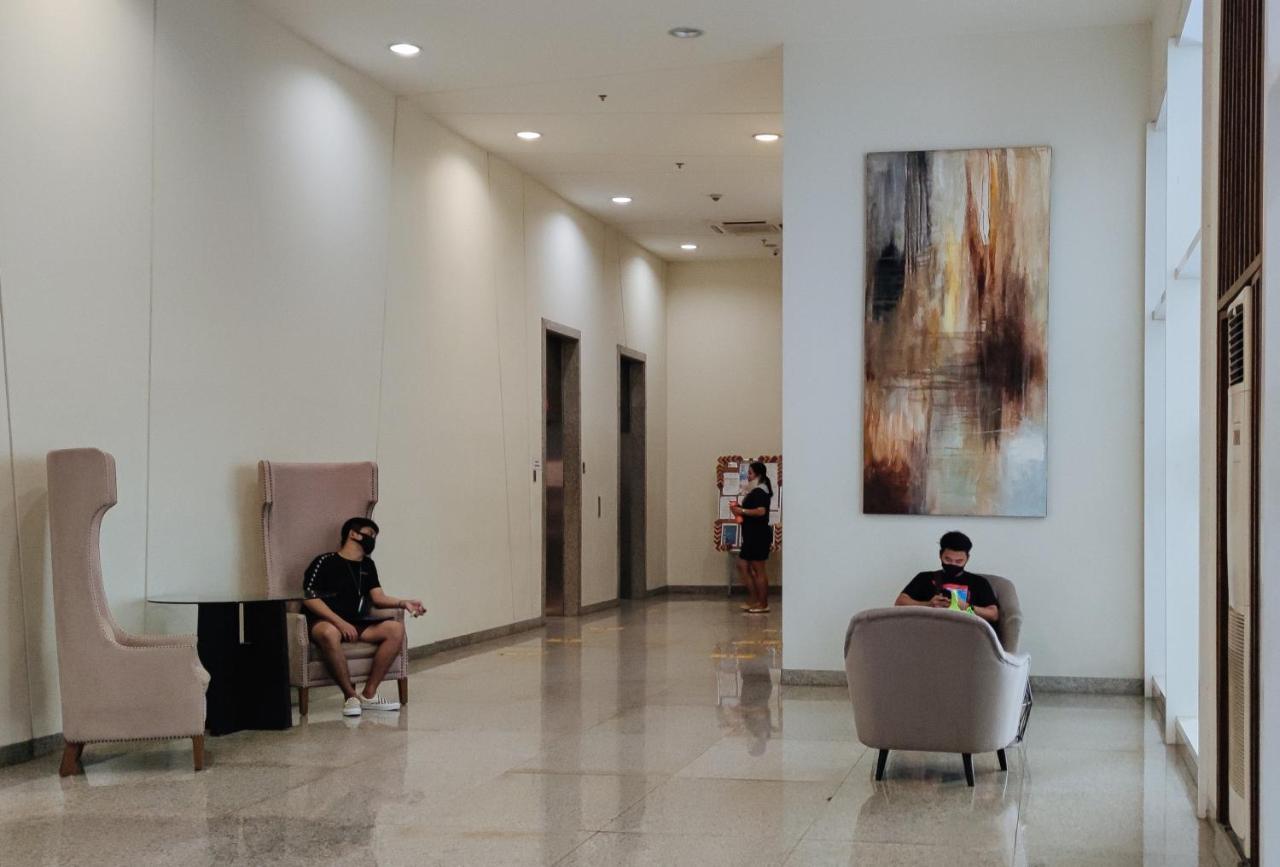 ホテル レッドドアーズ プラス アット シルク レジデンシズ サンタ メサ マニラ市 エクステリア 写真